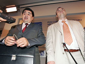 Камилжан Каландаров и Александр Брод. Фото "Коммерсант" (с)