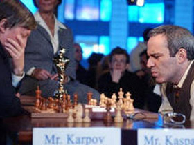 Гарри Каспаров и Анатолий Карпов. Фото  AP (c)