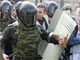 ОМОН бьет граждан Петербурга. Фото Reuters.