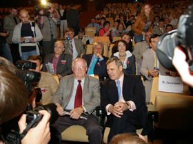 Виктор Геращенко и Михаил Касьянов в центре внимания. Фото: Каспаров.ru