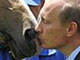 Путин и лошадь. Фото с сайта www.topnews.ru