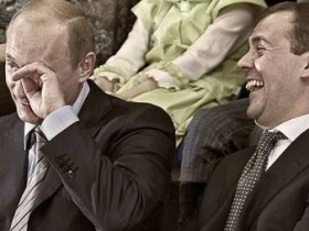 Медведев и Путин. Фото с сайта copypast.ru.