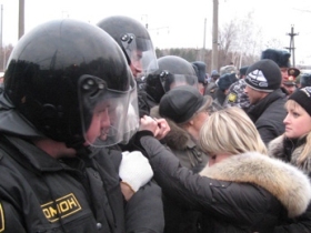 Ижевск: предприниматели против ОМОНа. Фото: http://www.ikd.ru