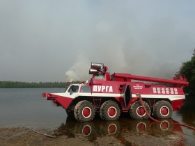 БТР с установкой комбинированного тушения пожаров "Пурга". Фото с официального сайта МЧС