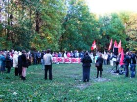 Митинг в лесу. Фото Виктора Шамаева, Каспаров.Ru