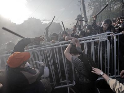 Столкновения на Болотной площади. Фото с сайта jportal.ru