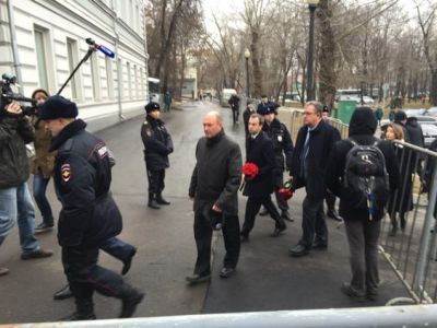 Дворкович на прощании с Немцовым. Фото: Грег Уайт