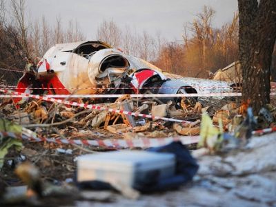 Обломки самолета Ту-154, упавшего в районе Смоленска. Фото: Максим Шеметов/ТАСС