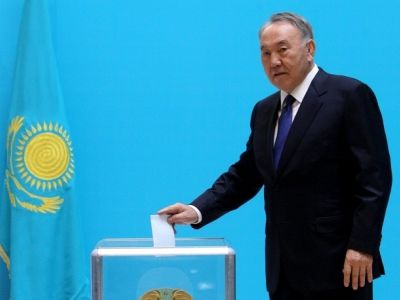 Нурсултан Назарбаев голосует 26 апреля. Фото: tass.ru