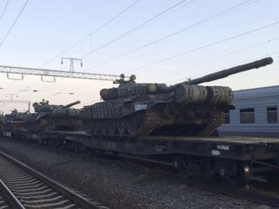 Колонна танков на российско-украинской границе. Фото: dailymail.co.uk