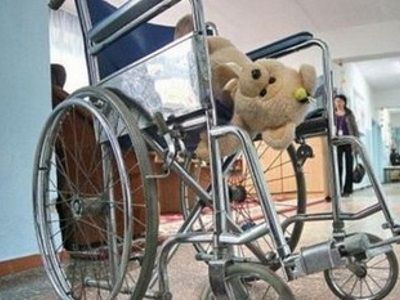Государство должно обеспечивать людей с инвалидностью бесплатными техническими средствами реабилитации. Фото: ug.ru