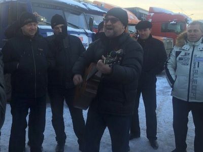 Шевчук с дальнобойщиками. Фото: Facebook Таси Никитенко