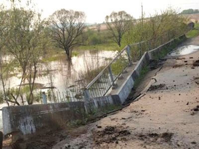 Обрушенный мост в Приморье. Фото: newsvl.ru