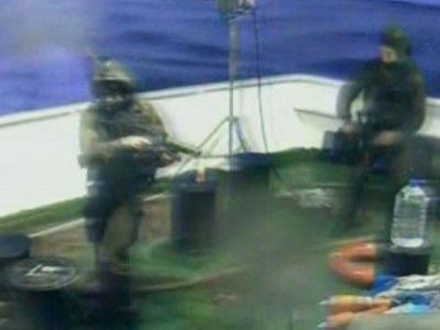 Израильские военные во время высадки на "Мави Мармара", 30.5.10. Источник - foxnews.com