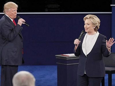 Д.Трамп и Х.Клинтон на дебатах. Источник - kp.ru
