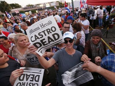 Кубинская диаспора в США празднует смерть Фиделя Кастро. Фото: taiwannews.com.tw