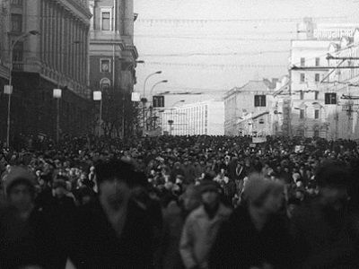 Первое массовое несанкционированное шествие, Москва, 19.3.1989. Источник - ttolk.ru