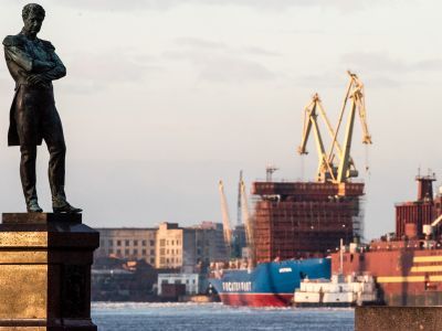 Стоянка плавучей АЭС в Петербурге. Фото: Гринпис