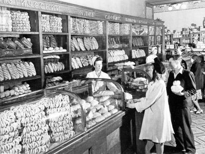 Хлебный магазин в СССР. Источник: 20th.su