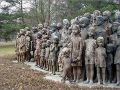 Памятник детям, погибшим во Второй мировой войне. Фото: xallyava.ru