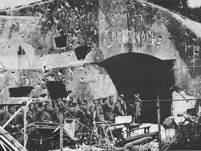Укрепления захваченного немцами бельгийского форта Эбен-Эмаэль. Источник - topwar.ru