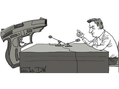 Дебаты Гиркин - Навальный (карикатура С.Елкина). Источники - dw.com, www.facebook.com/sergey.elkin1