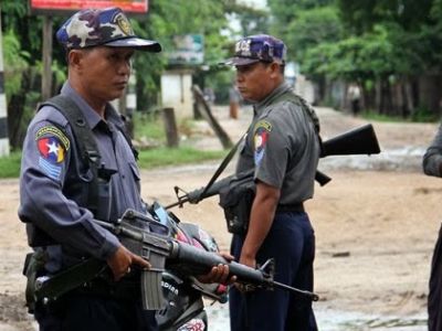 Мьянманская (бирманская) полиция. Источник - merhrom.wordpress.com