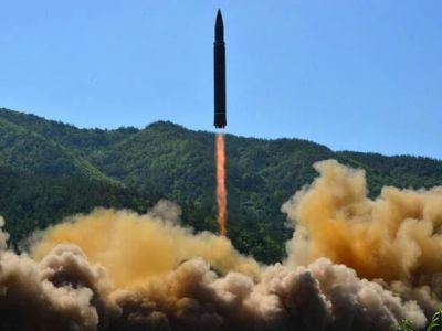 Запуск северокорейской ракеты "Хвасон-14". Источник - topwar.ru