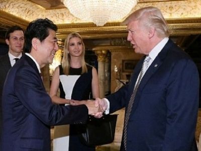 Премьер-министр Японии Синдзо Абэ и президент США Дональд Трамп. Фото: trust.ua