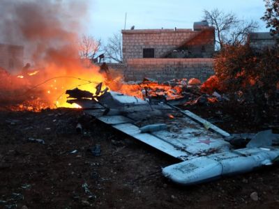Обломки российского Су-25, сбитого над Идлибом 3.2.18. Фото AFP