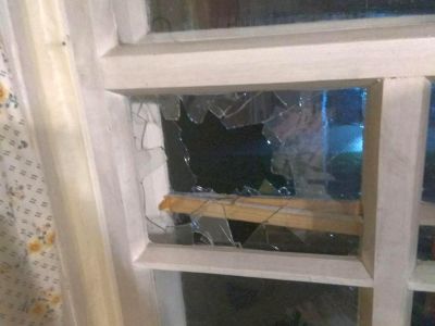 Разбитые окна в доме псковского депутата от "Яблока" Светланы Васильковой, Фото: mbk.media