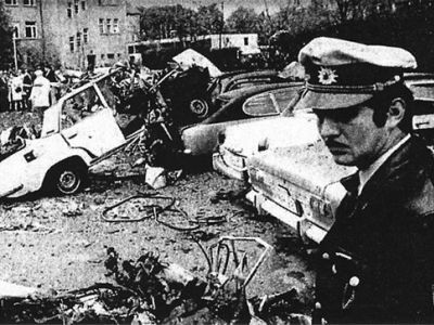 Взрыв на стоянке полицейских автомобилей, устроенный террористами из RAF (ФРГ, 1972). Фото: blocml.be