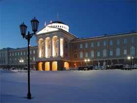 Президентский дворец. Фото udmnet.ru (с)