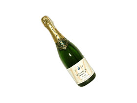 Бутылка шампанского. Фото: zveno.ru