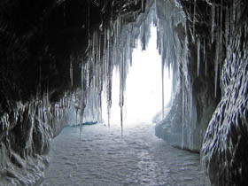 Пещера. Фото с сайта nature.baikal.ru