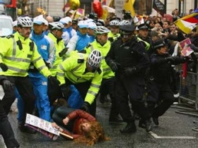 Беспорядки в Лондоне. Фото: lenta.ru