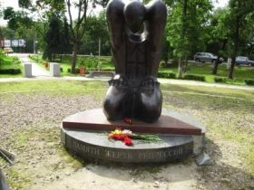 Памятник жертвам репрессий, фото Максима Новака, Каспаров.Ru