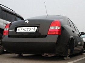 Автомобиль на парковке в аэропорту "Домодедово". Фото с сайта smotra.ru