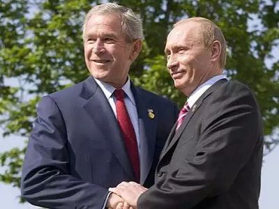 Буш-младший и Путин. Источник - http://gdb.rferl.org/