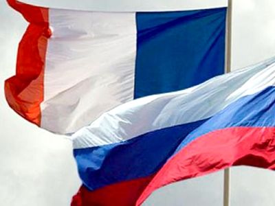 Флаги Франции и России. Фото: sziu.ru.