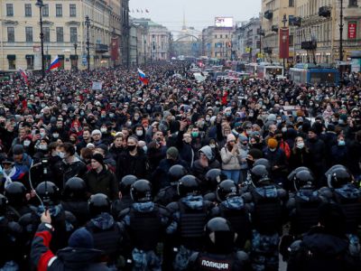 Сторонники оппозиционера Алексея Навального в Санкт-Петербурге. Фото: Anton Vaganov/Reuters